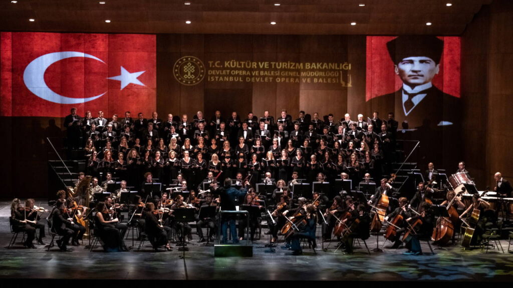 29 Ekim coşkusu: Cumhuriyet Bayramı sanatla taçlanıyor