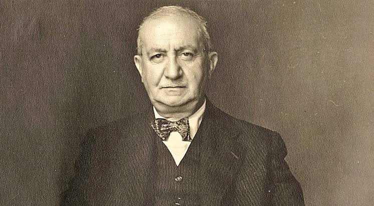 Esendal’ın Tahran Anıları: Siyasi Gözlemlerle Dolu