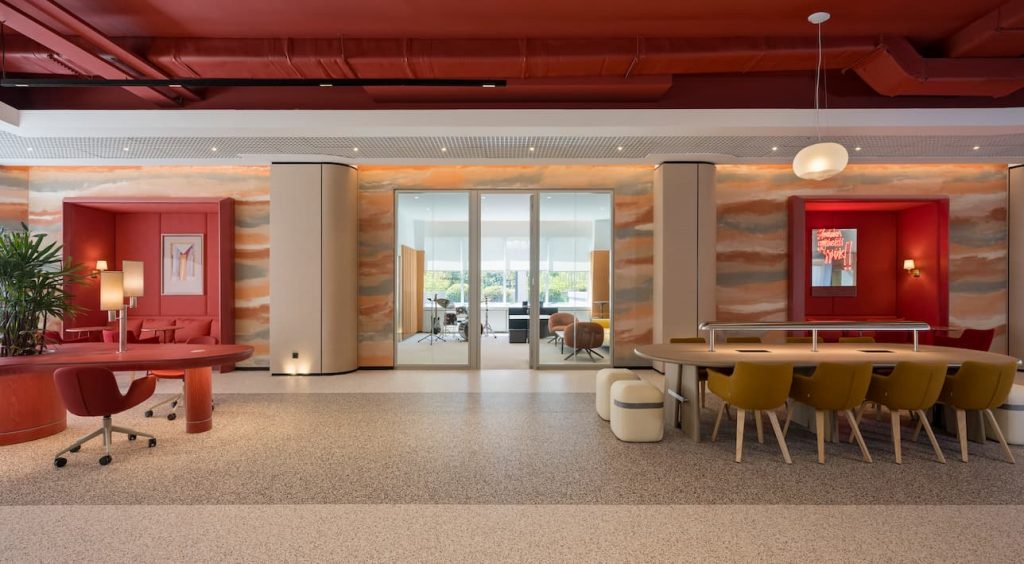 Akbank Genel Müdürlük Binası Autoban Tasarımıyla Geleceğin Bankacılığını Yansıtan Bir Mimari Dönüşüm Geçirdi